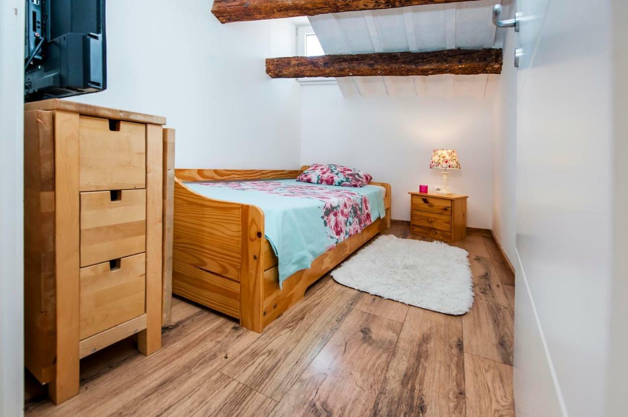 Apartment Casa Alek Ровинь Экстерьер фото